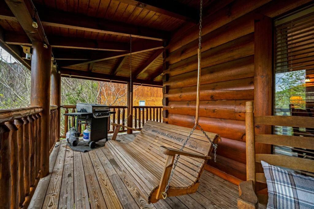 2-Bedroom Cabin With 2 Master Suites, Loft, Half-Bath And Hot Tub In A Serene Resort Setting Сивиървил Екстериор снимка