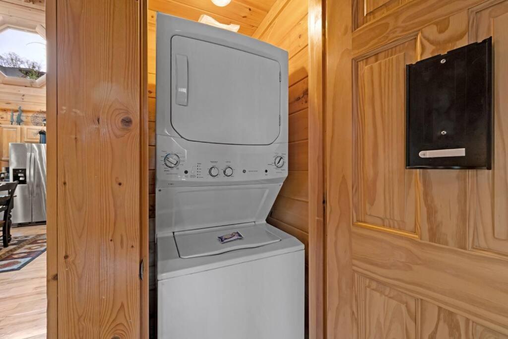 2-Bedroom Cabin With 2 Master Suites, Loft, Half-Bath And Hot Tub In A Serene Resort Setting Сивиървил Екстериор снимка